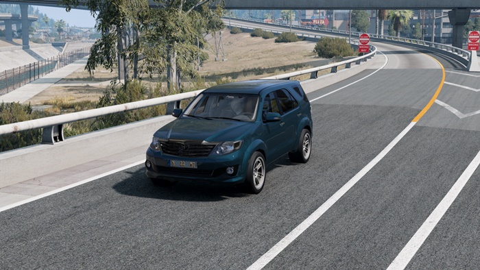 BeamNG – Toyota Fortuner 2012