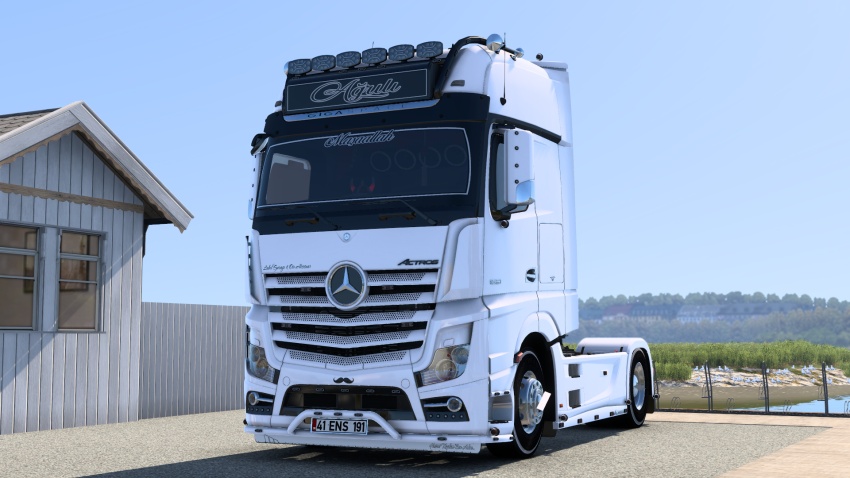 Modified Mercedes-Benz Actros 1851
