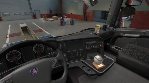 ETS2 - d-luX Toys V1.1 (1.41.x)