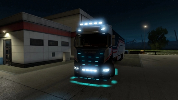 ETS2 - Alexd Flare And 10.000 K Lights for All Trucks V1.16 (1.42.x)