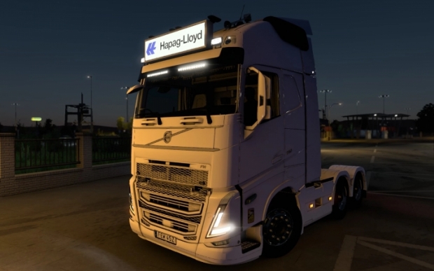ETS2 - Big Lightbox Volvo FH5 2020 Hapag Lloyd V1.0 (1.43.x)