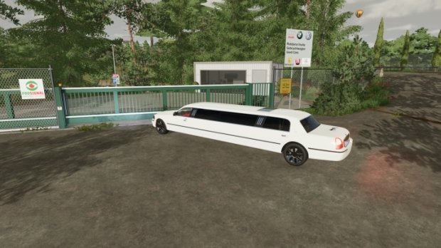 FS22 - Lincoln Town Car Limousine V1.0