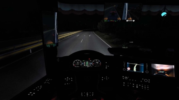 ETS2 - Enhanced Headlight Brightness for All Truck V1.0