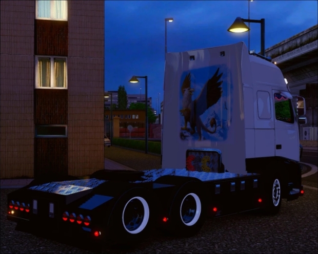 ETS2 - Volvo FH16 Garage thumbnail 2