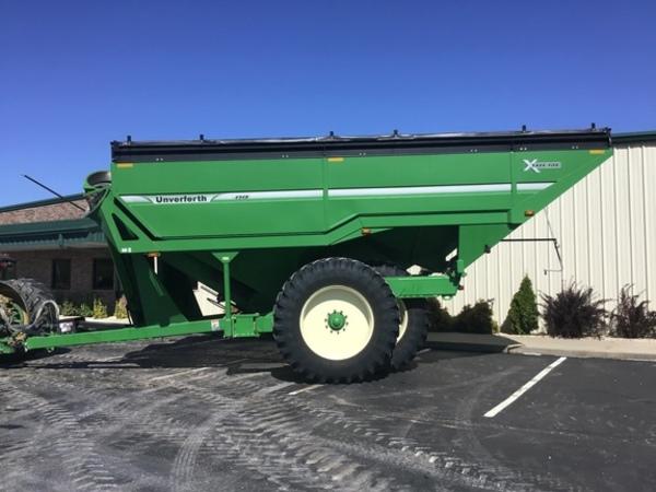 FS19 - Parker 1354 Grain Cart V1.1
