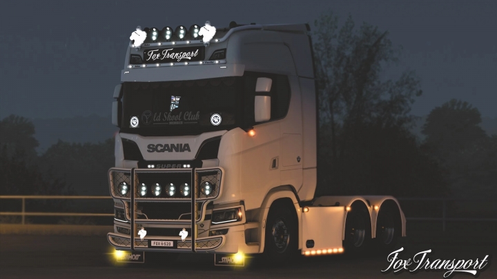ETS2 - Fox Transport 50K Lightbox Skins V1.0 (1.41.x)