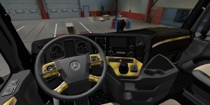 ETS2 - Mercedes-Benz MP4 Black - Gold Interior (1.41.x)