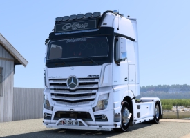 Modified Mercedes-Benz Actros 1851